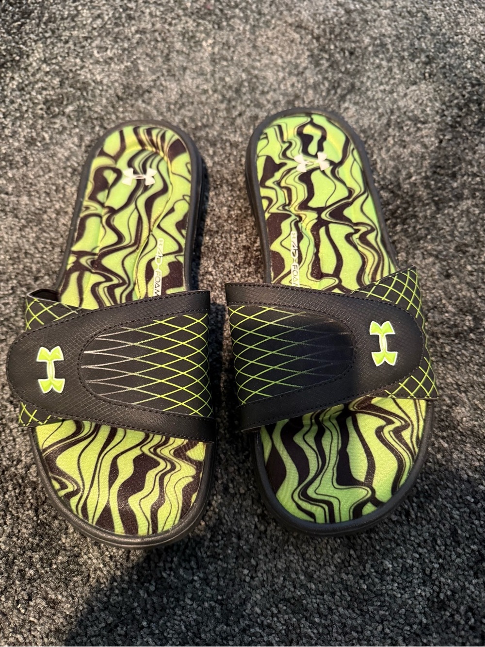 Under Armour Neon Green & Black Women’s Slide Sandals. Size 10